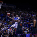 Increíble remontada brinda victoria a los Vaqueros