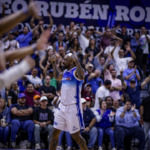 Vaqueros ganan en el rancho en intenso final
