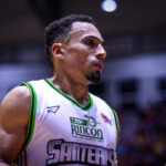 Alex Abreu a los Vaqueros de Bayamón
